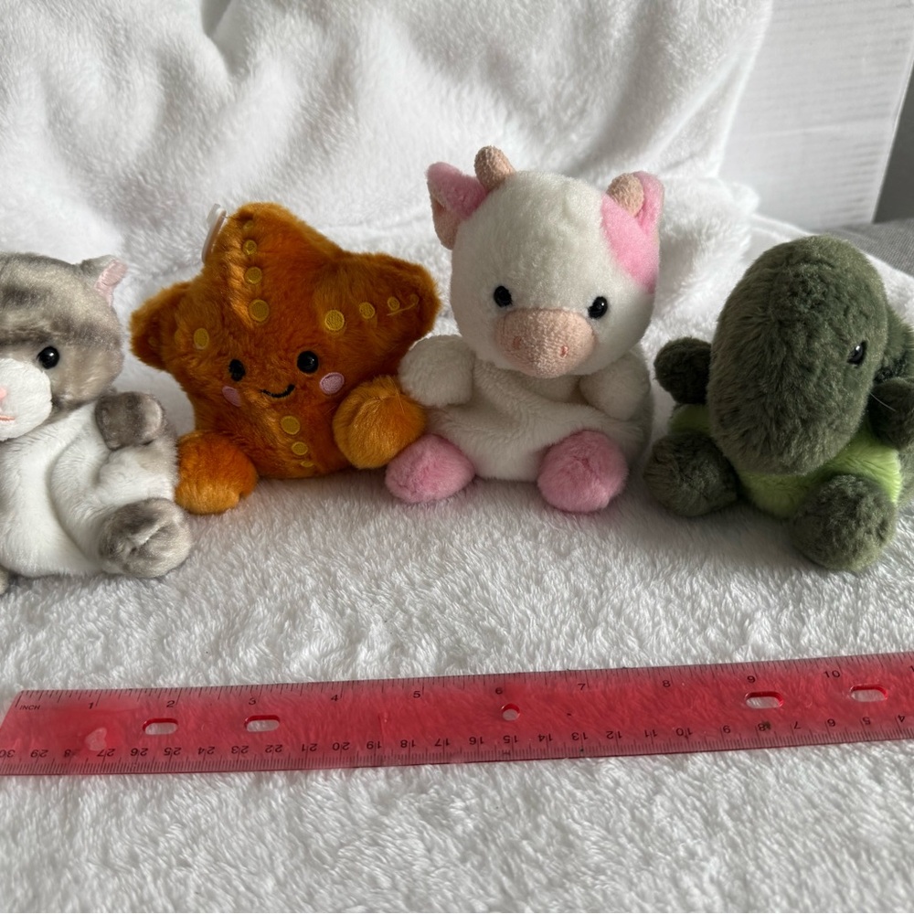 Palm Pals lot. Plush Animal Toy Set - White, Orange, Green